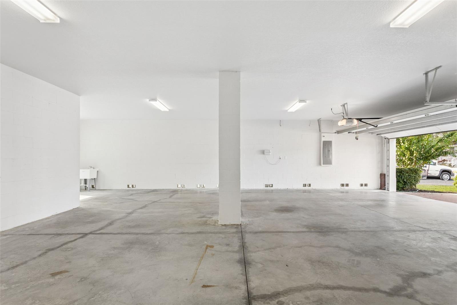 7210 S MASCOTTE ST — photo 34