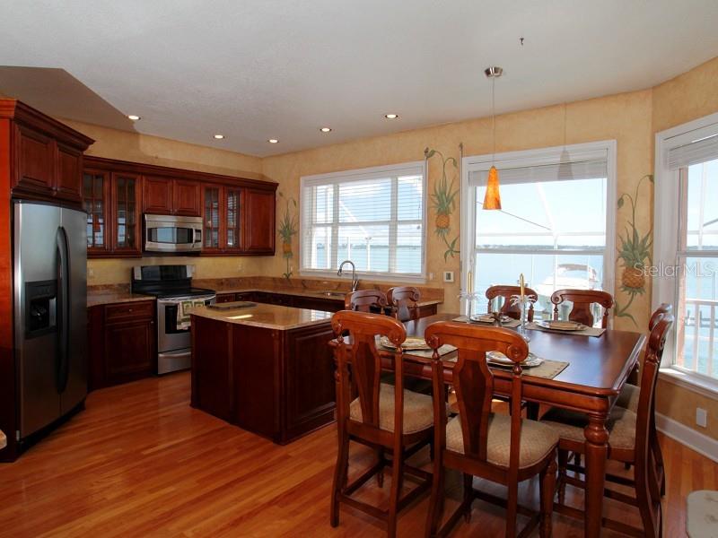 202 SAND KEY ESTATES DR — photo 9