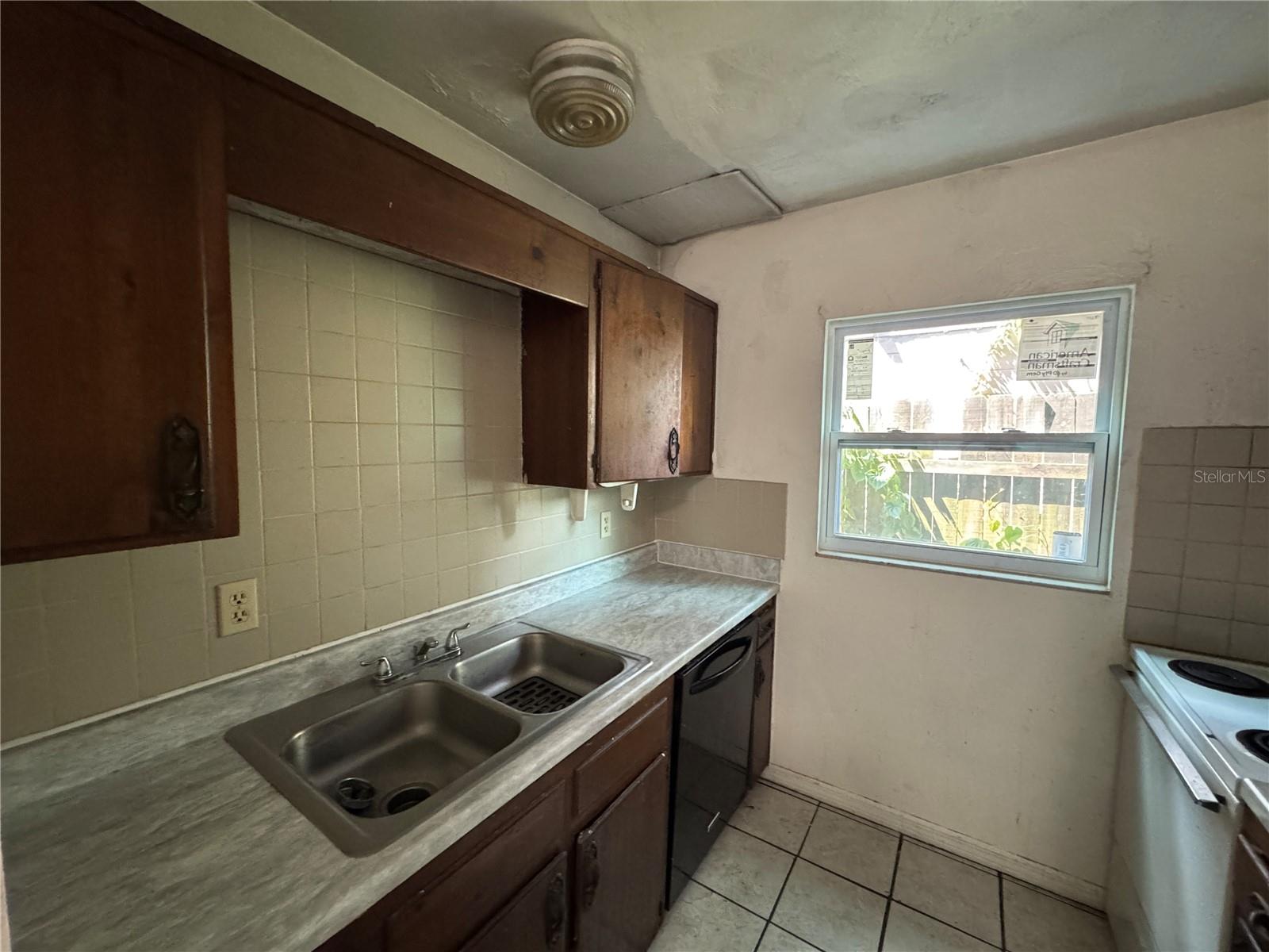 824 SE 1ST AVE — photo 8