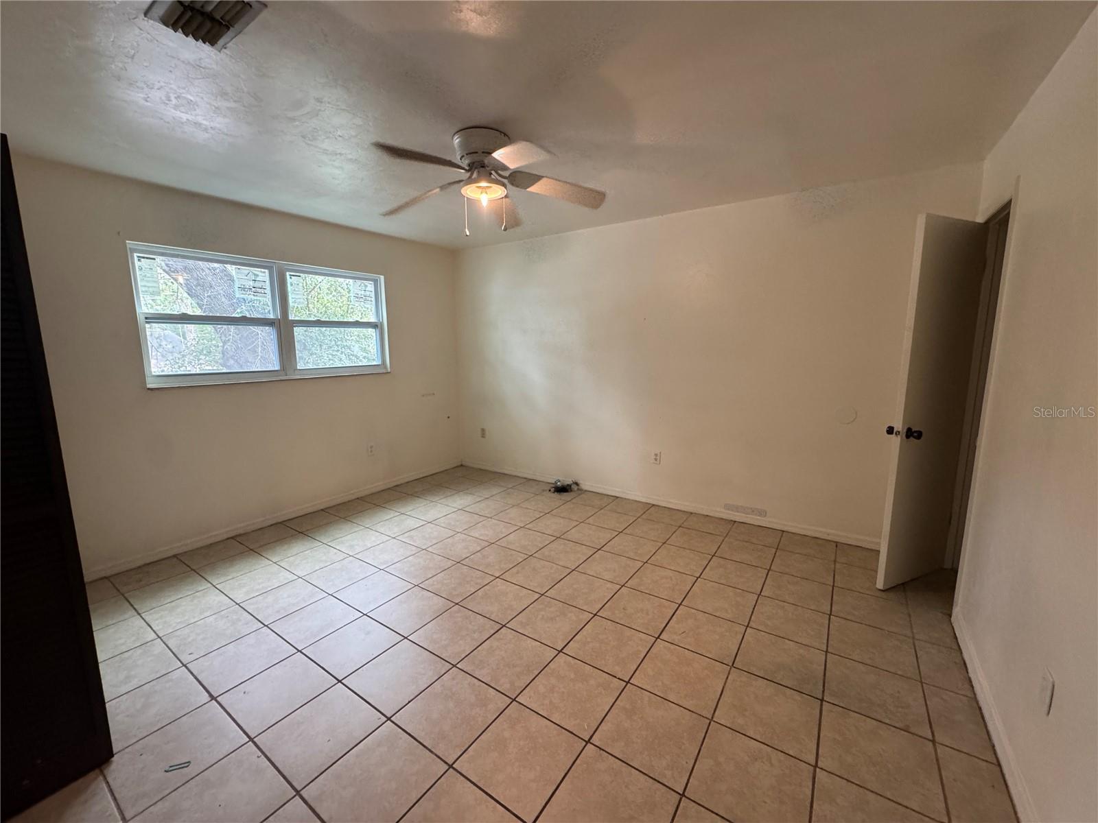 824 SE 1ST AVE — photo 9
