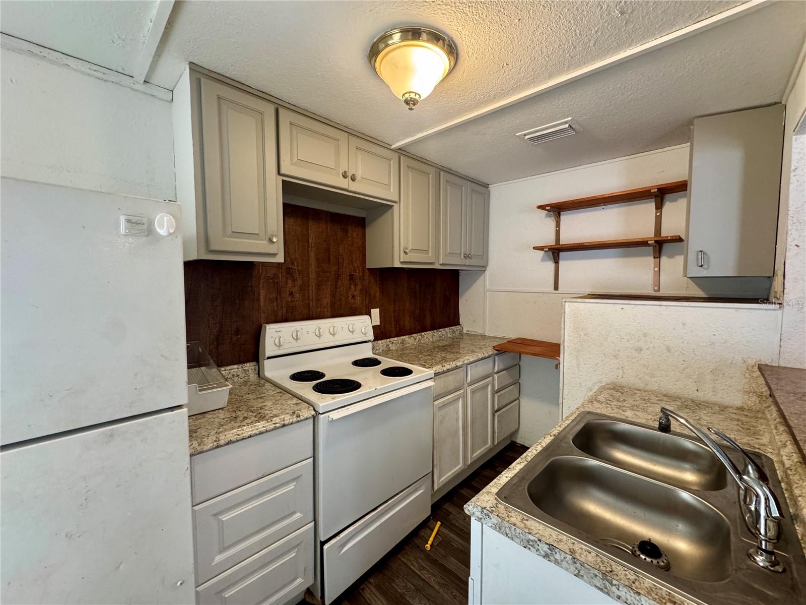 824 SE 1ST AVE — photo 11