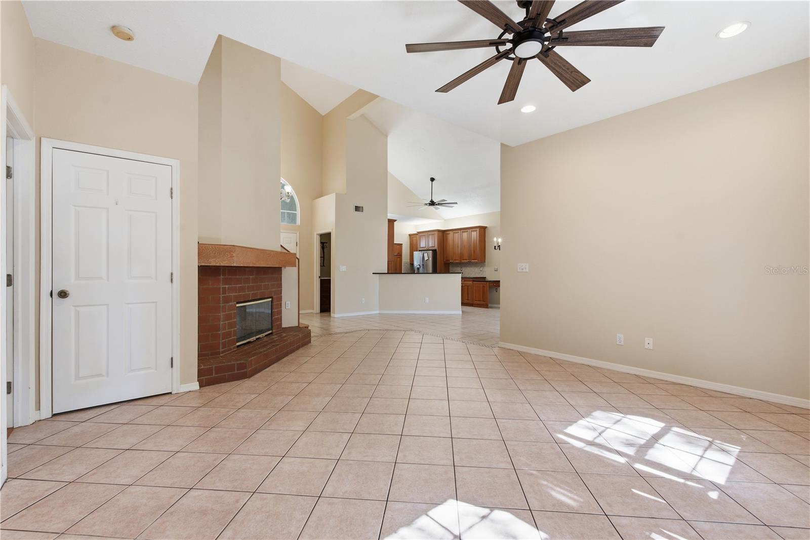 4369 14TH WAY NE — photo 3