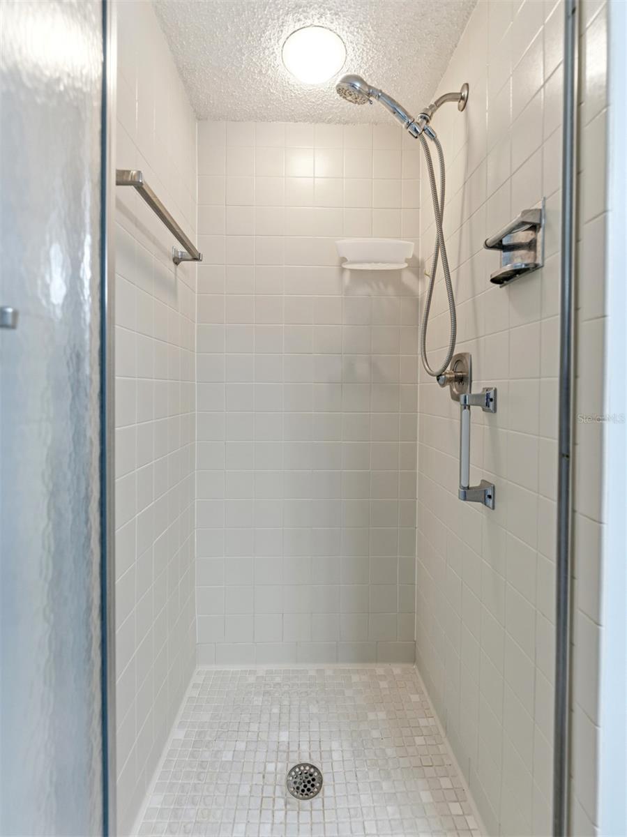 8305 SANDWEDGE CIR #A — photo 15