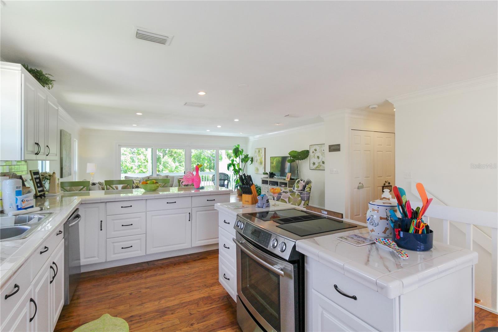 5021 MIDNIGHT PASS RD — photo 33