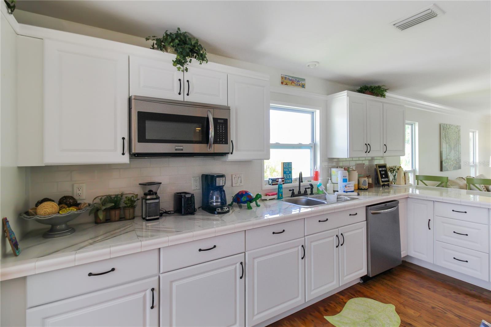 5021 MIDNIGHT PASS RD — photo 32