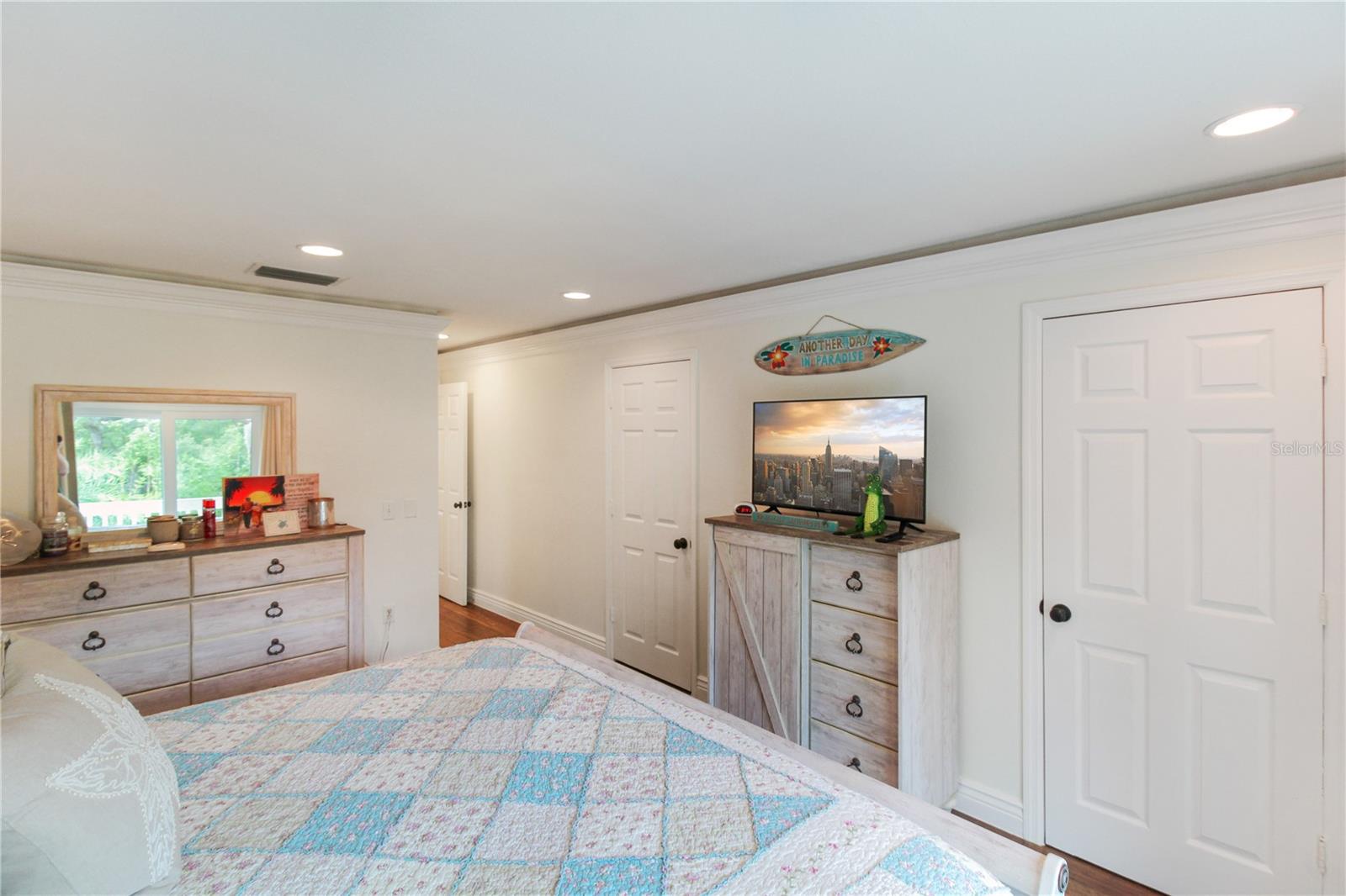 5021 MIDNIGHT PASS RD — photo 53