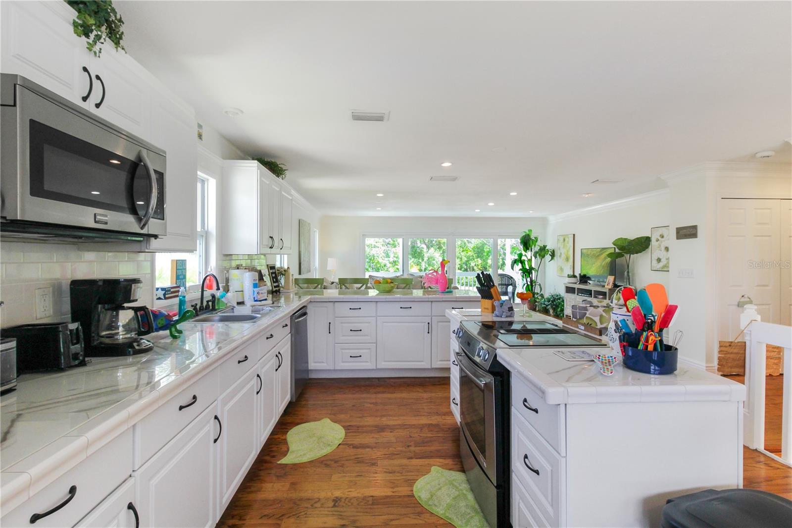 5021 MIDNIGHT PASS RD — photo 34