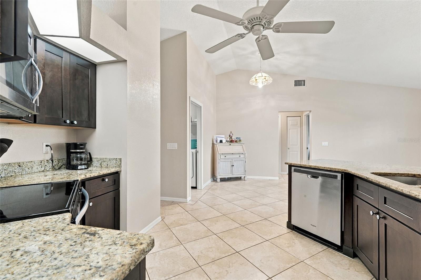 1722 SHEVLIN ST — photo 10
