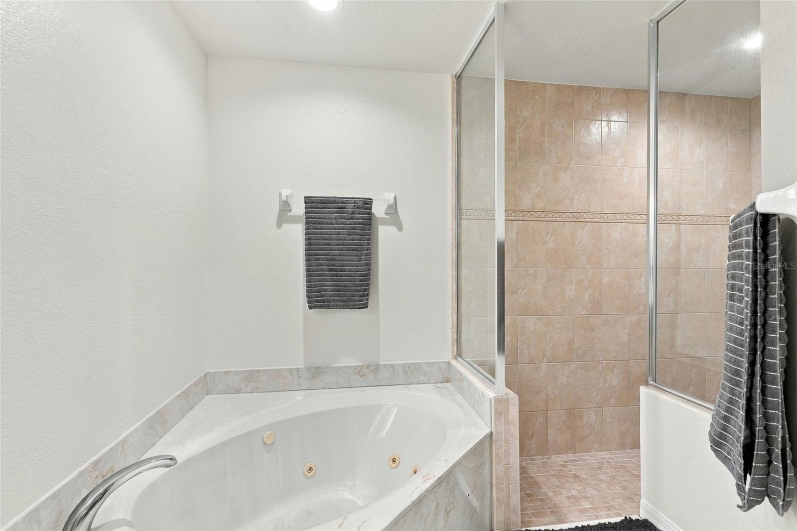 3174 WENONA DR — photo 31