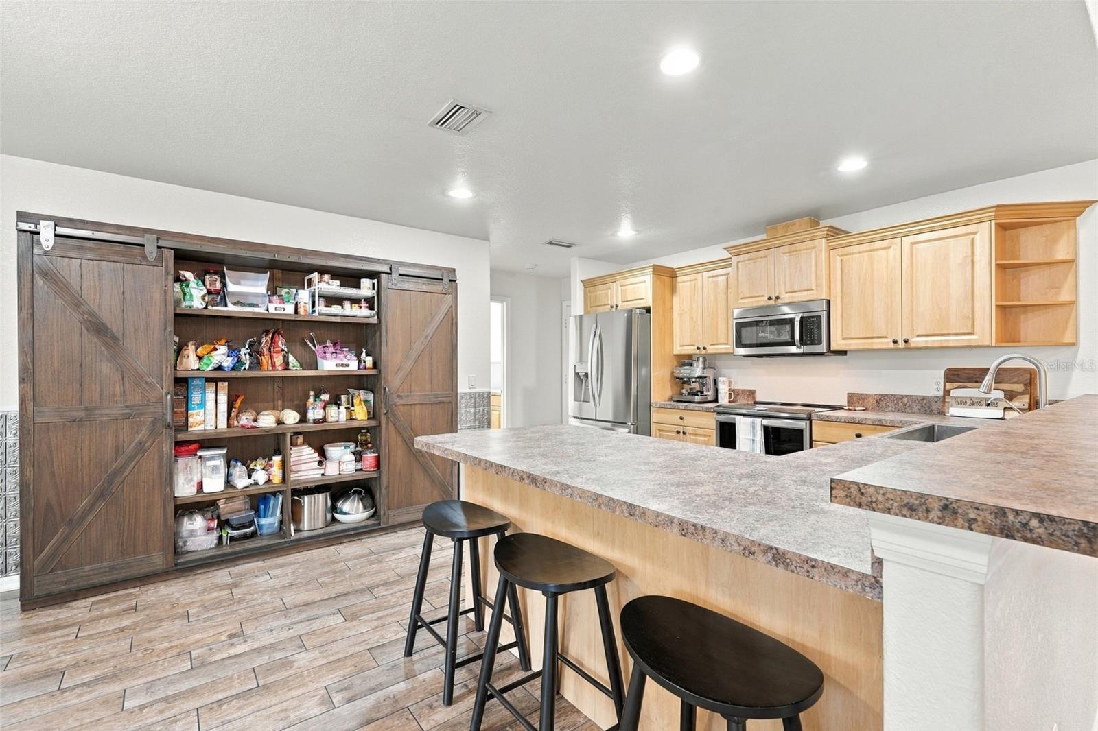 3174 WENONA DR — photo 18