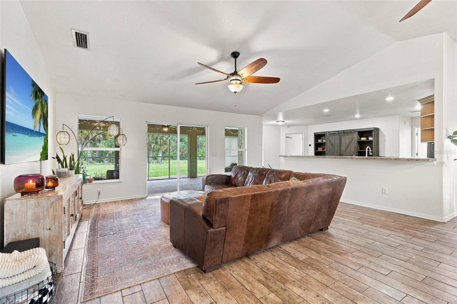 3174 WENONA DR — photo 12