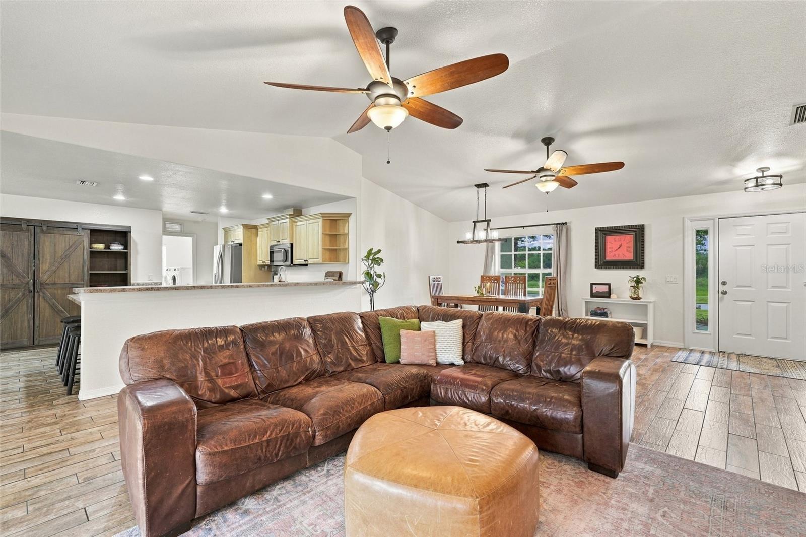 3174 WENONA DR — photo 13