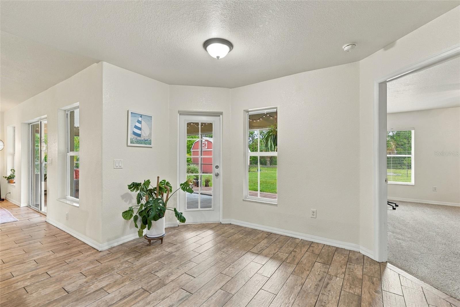 3174 WENONA DR — photo 24