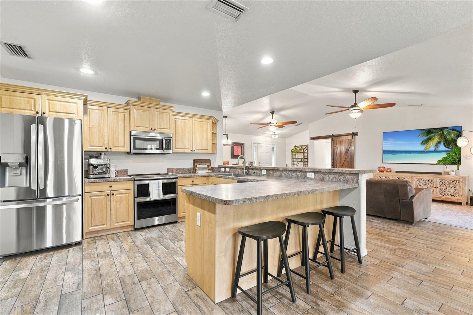 3174 WENONA DR — photo 19
