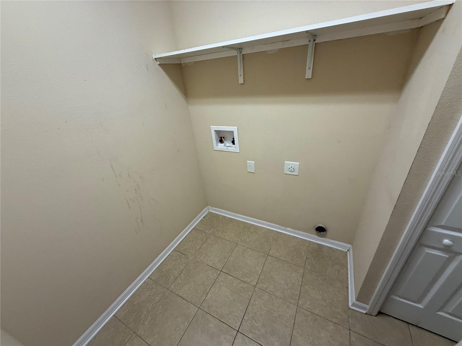12669 BELCROFT DR — photo 8