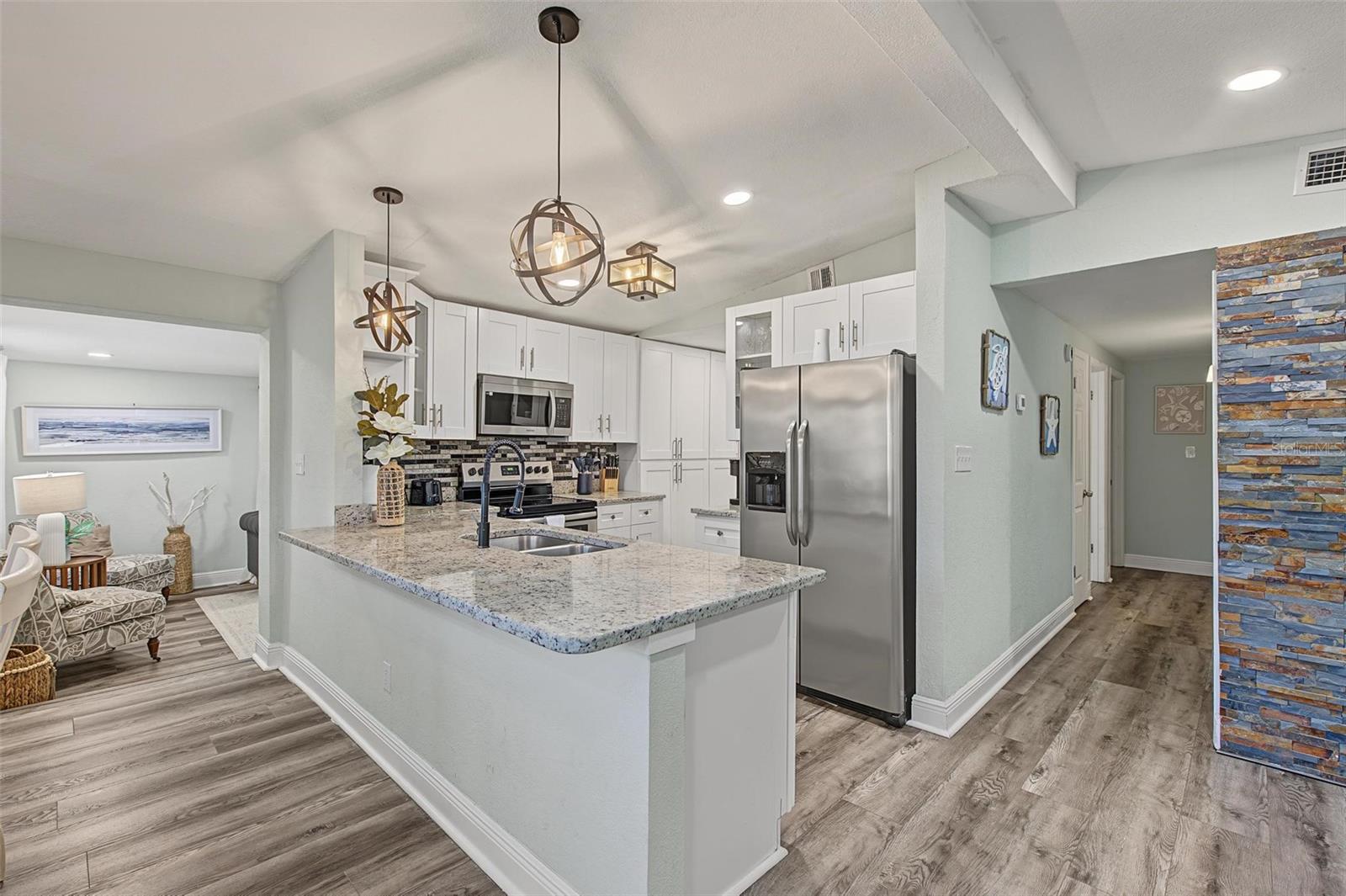 2109 E FLORA STREET — photo 20