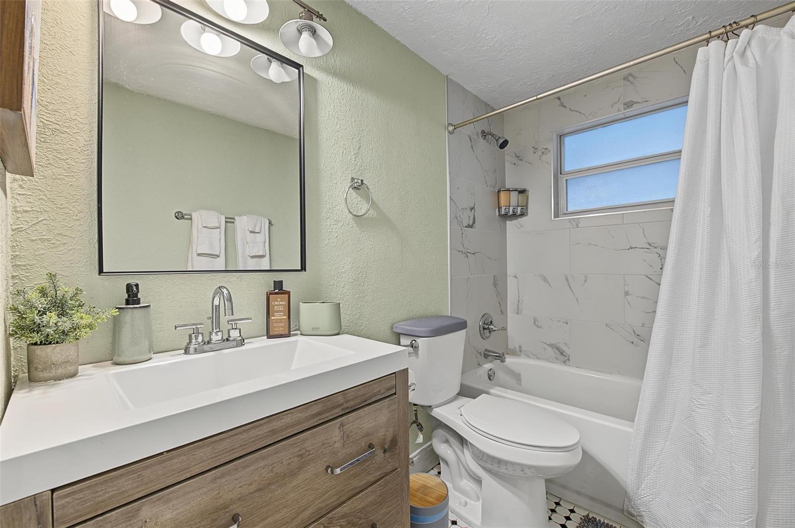 2109 E FLORA STREET — photo 36