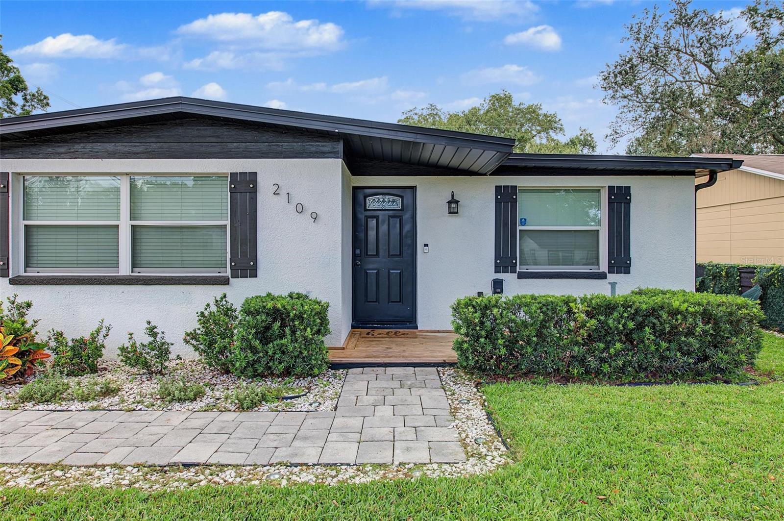 2109 E FLORA STREET — photo 3