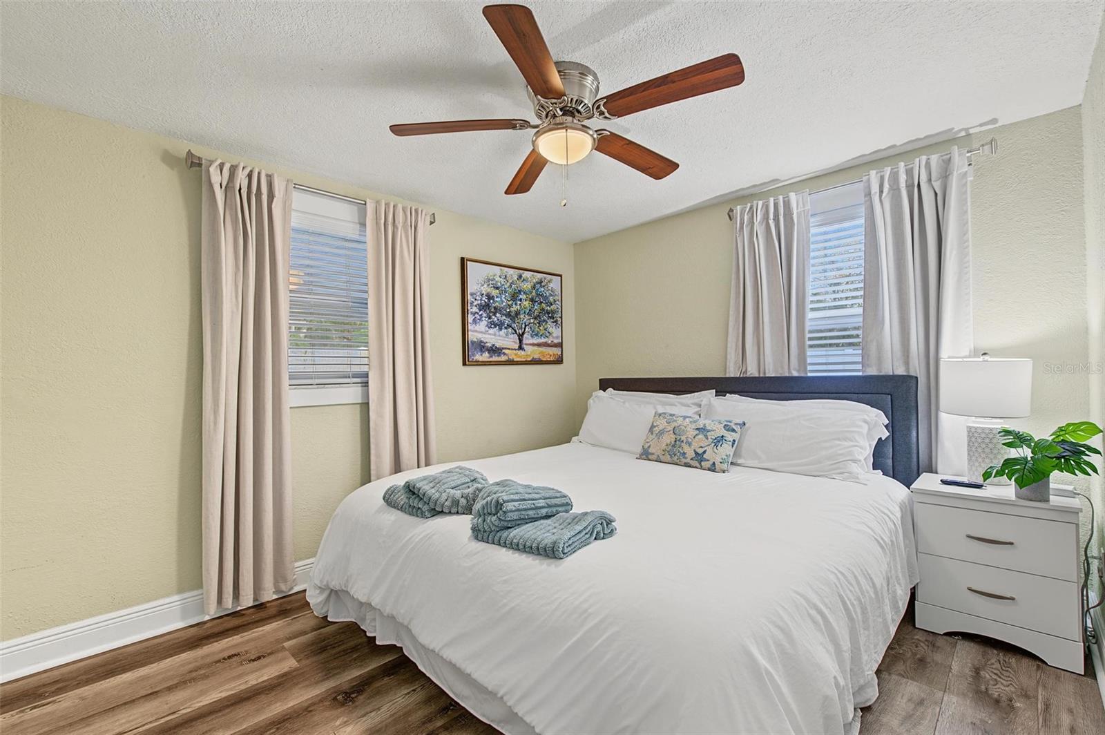 2109 E FLORA STREET — photo 33