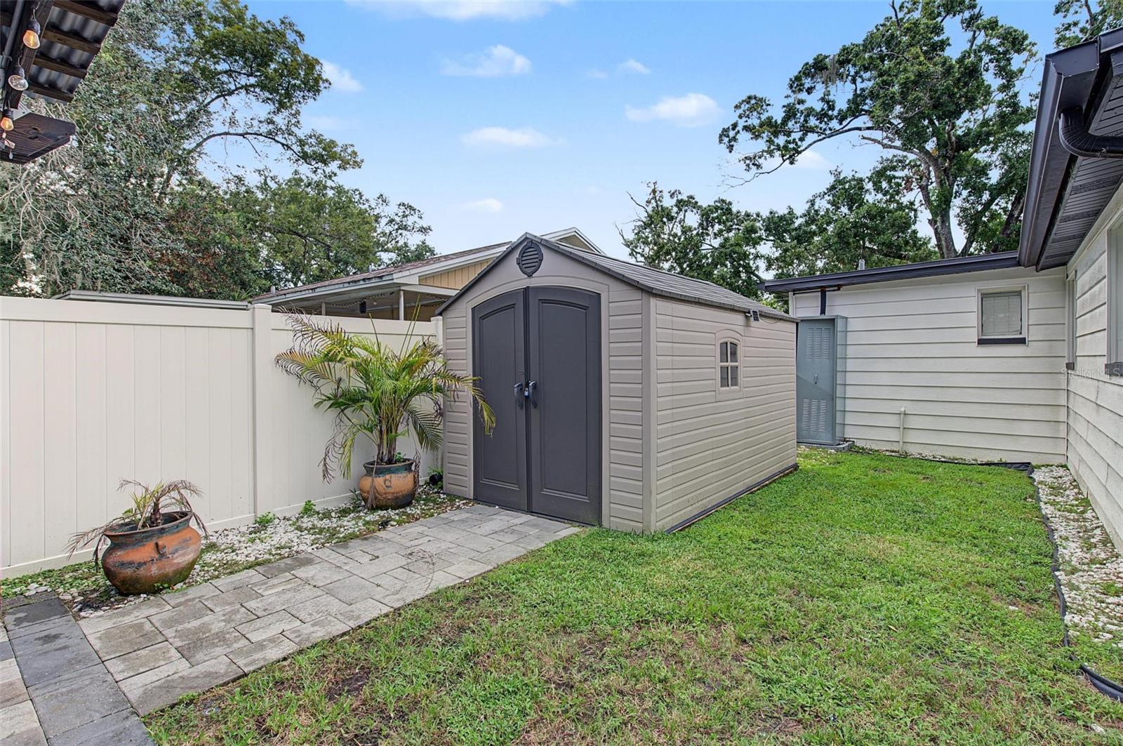 2109 E FLORA STREET — photo 44