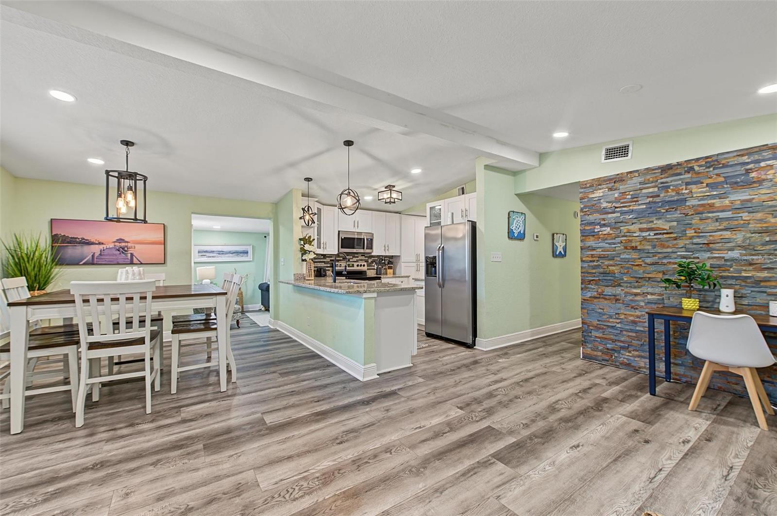 2109 E FLORA STREET — photo 13