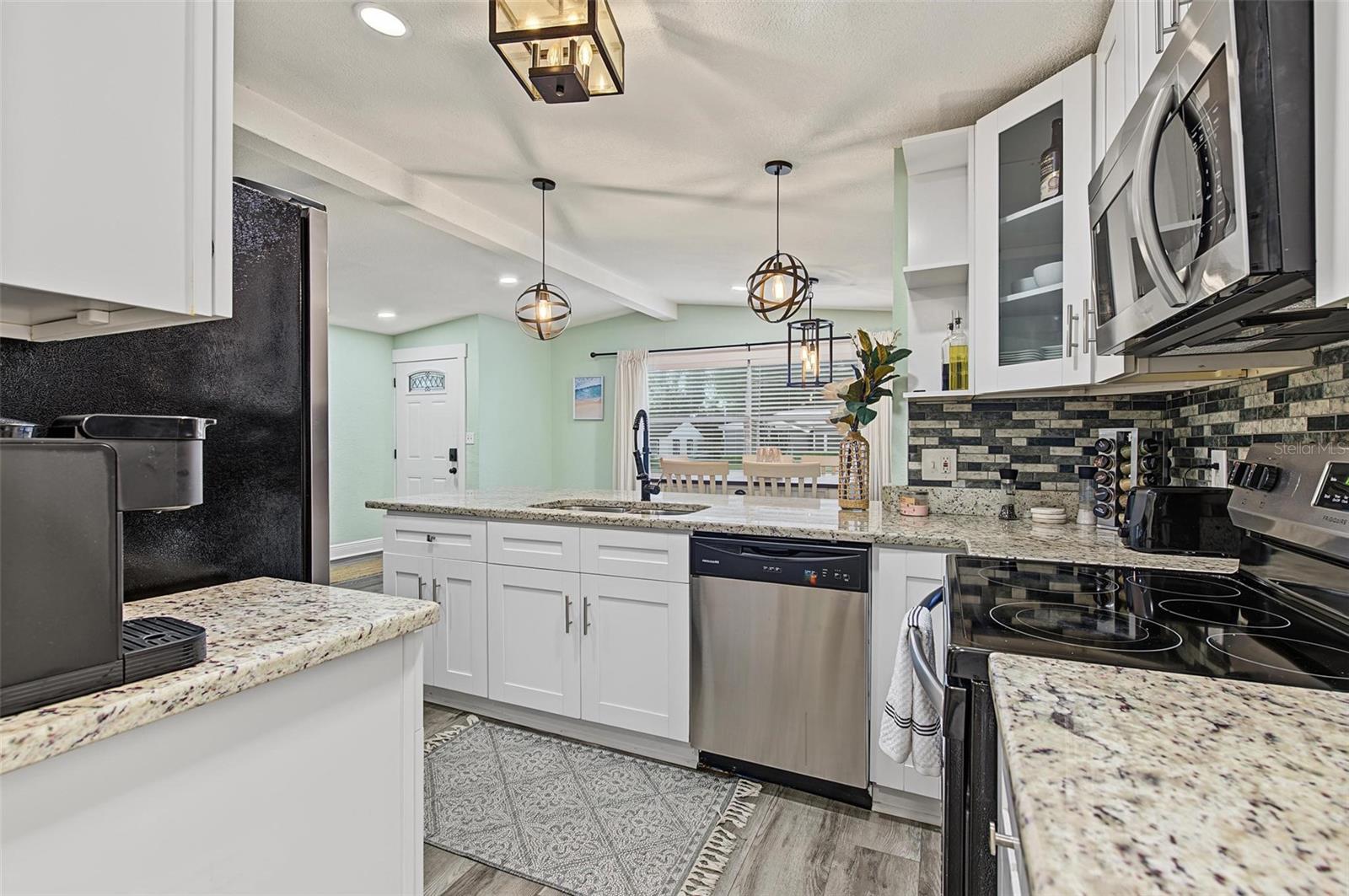 2109 E FLORA STREET — photo 25