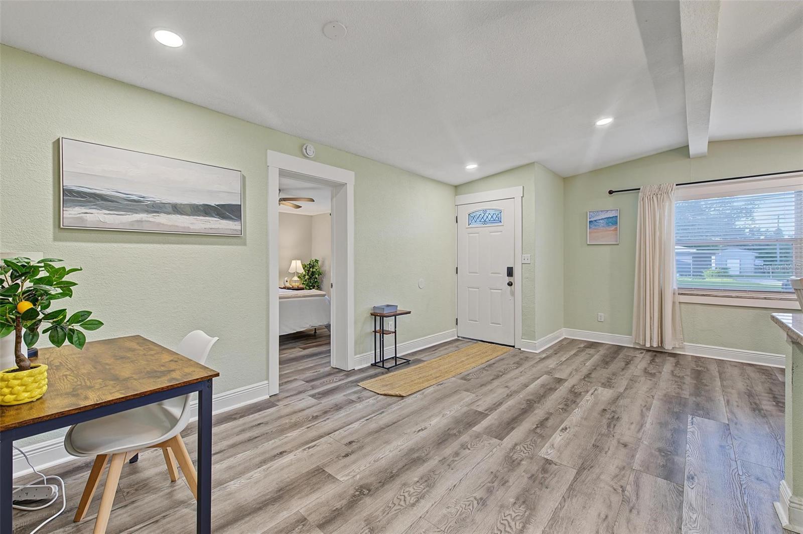 2109 E FLORA STREET — photo 15