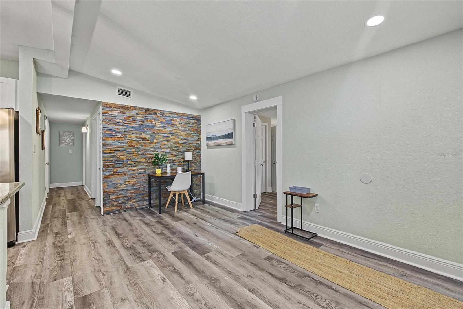 2109 E FLORA STREET — photo 14