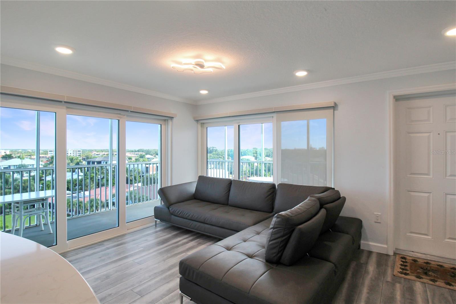 633 ALHAMBRA RD #701 — photo 9