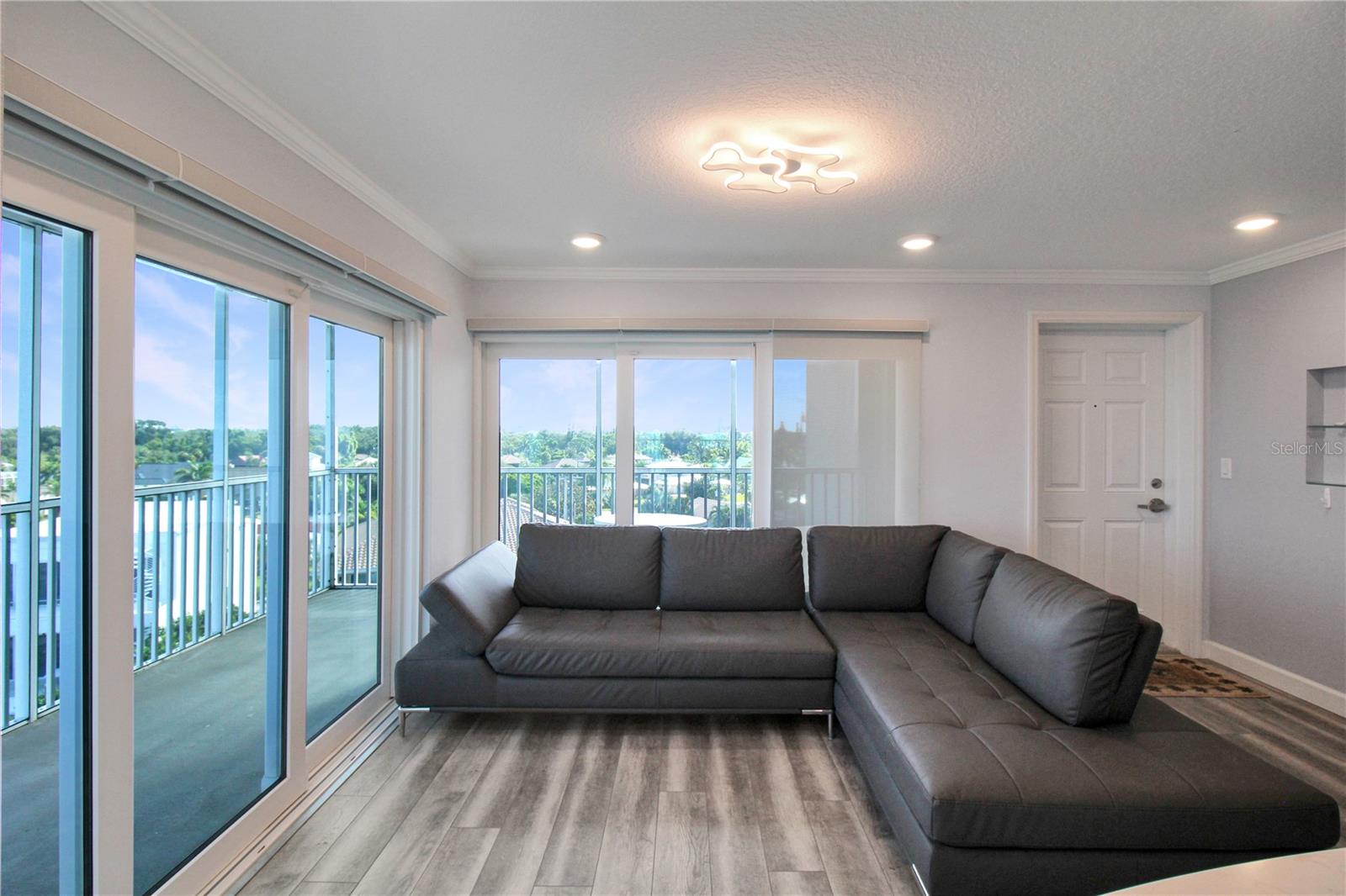 633 ALHAMBRA RD #701 — photo 10
