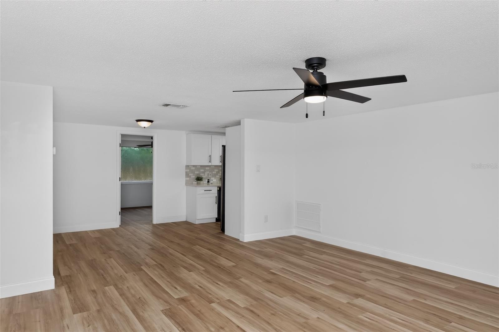 5644 BERLIN DR — photo 5