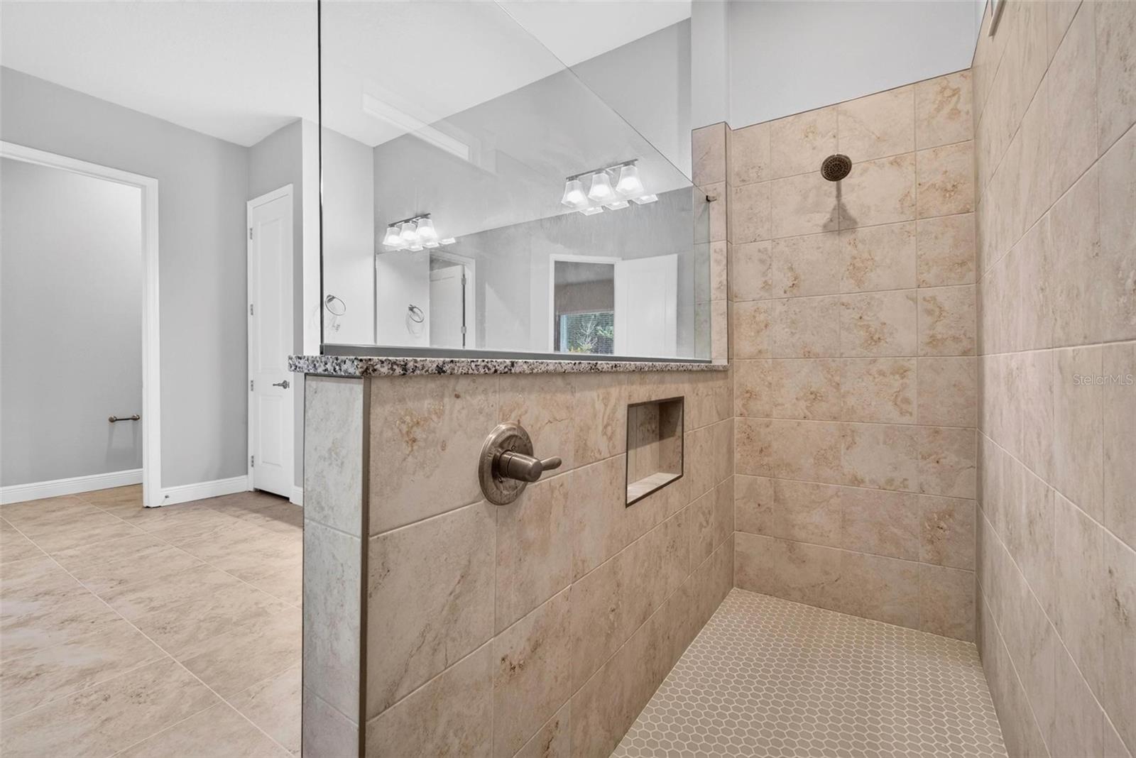 6035 NIKKI LN — photo 11