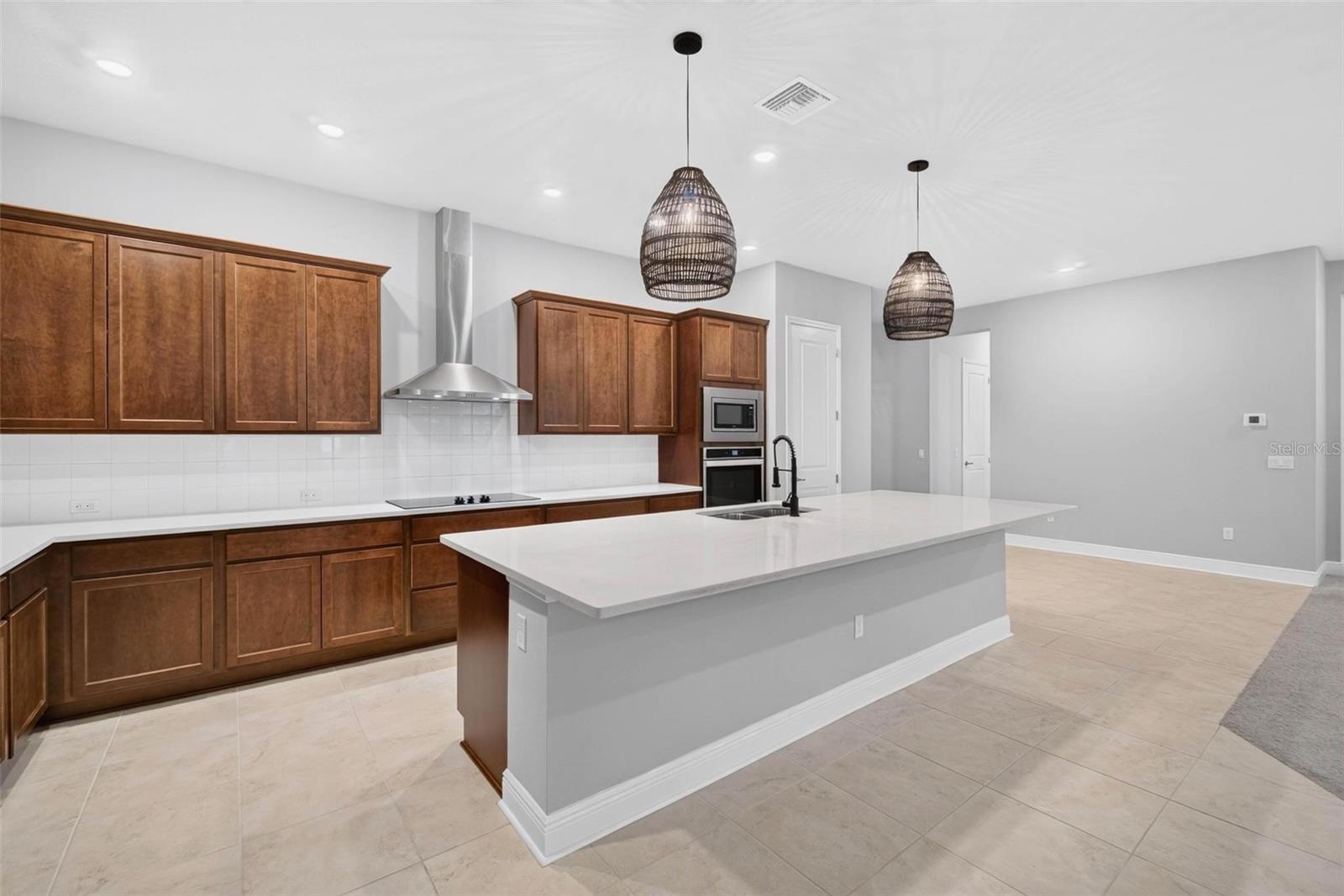 6035 NIKKI LN — photo 5
