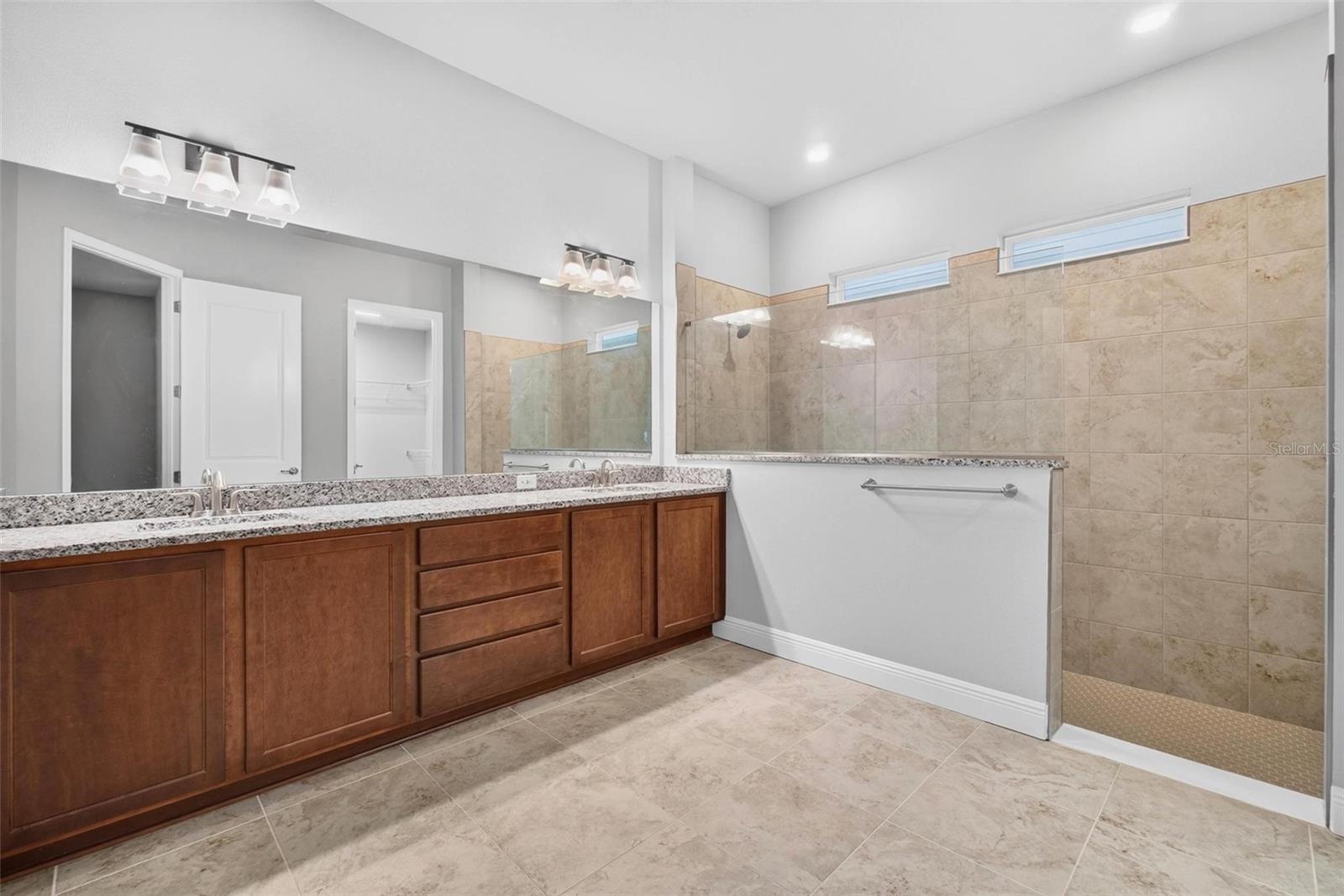 6035 NIKKI LN — photo 10