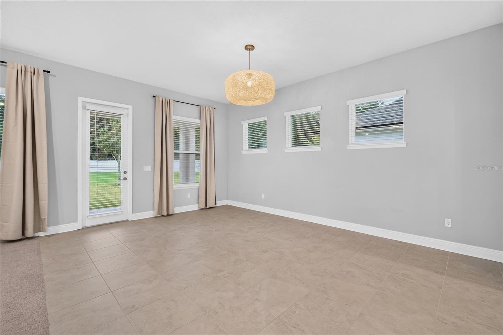 6035 NIKKI LN — photo 8