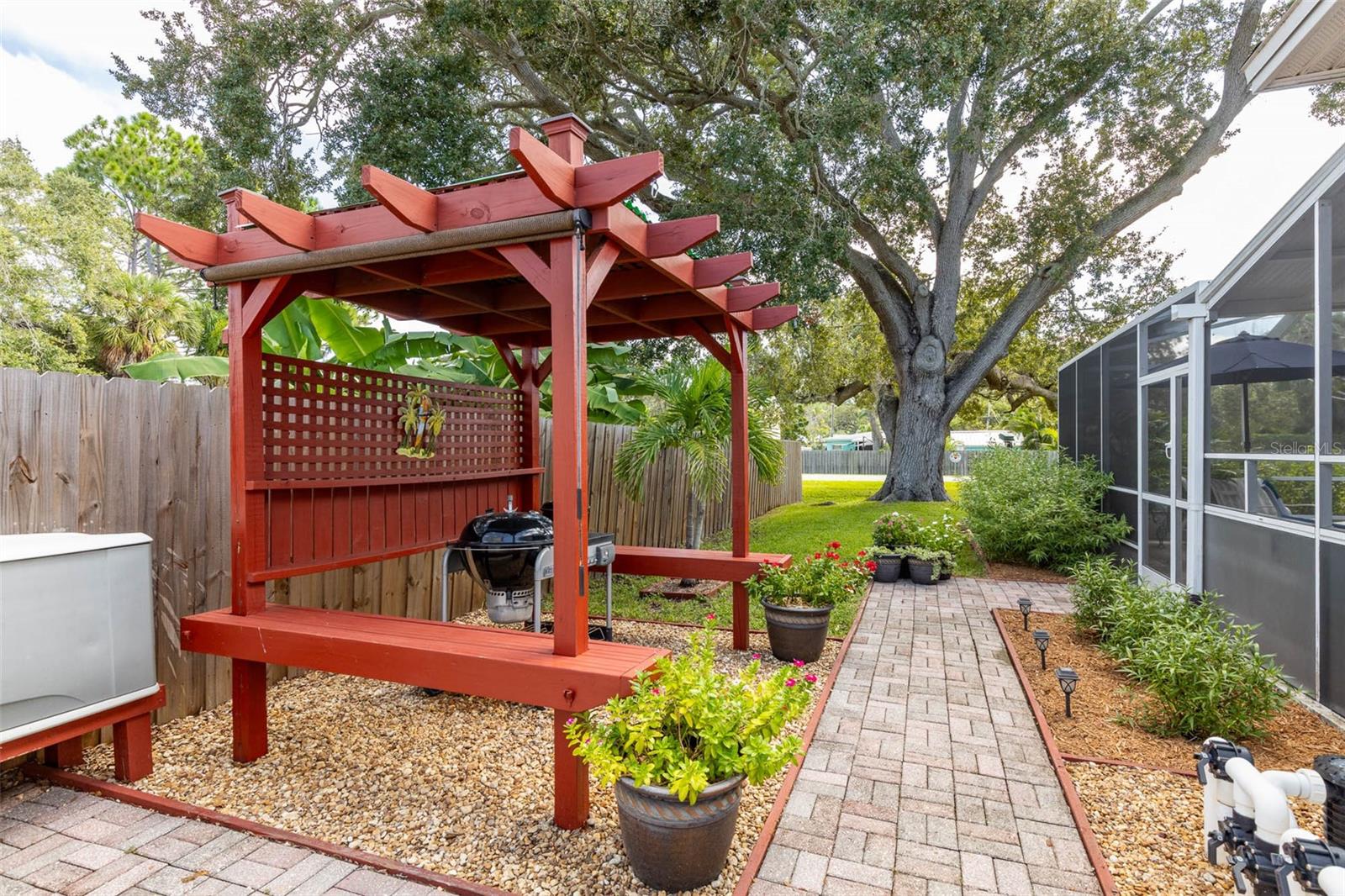 1843 PASADENA DR — photo 31