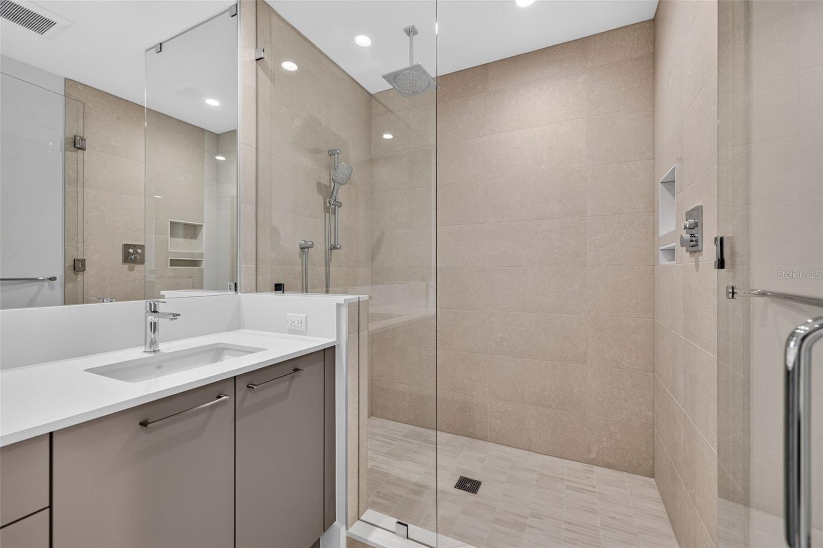 275 1ST AVE S #2603 — photo 24