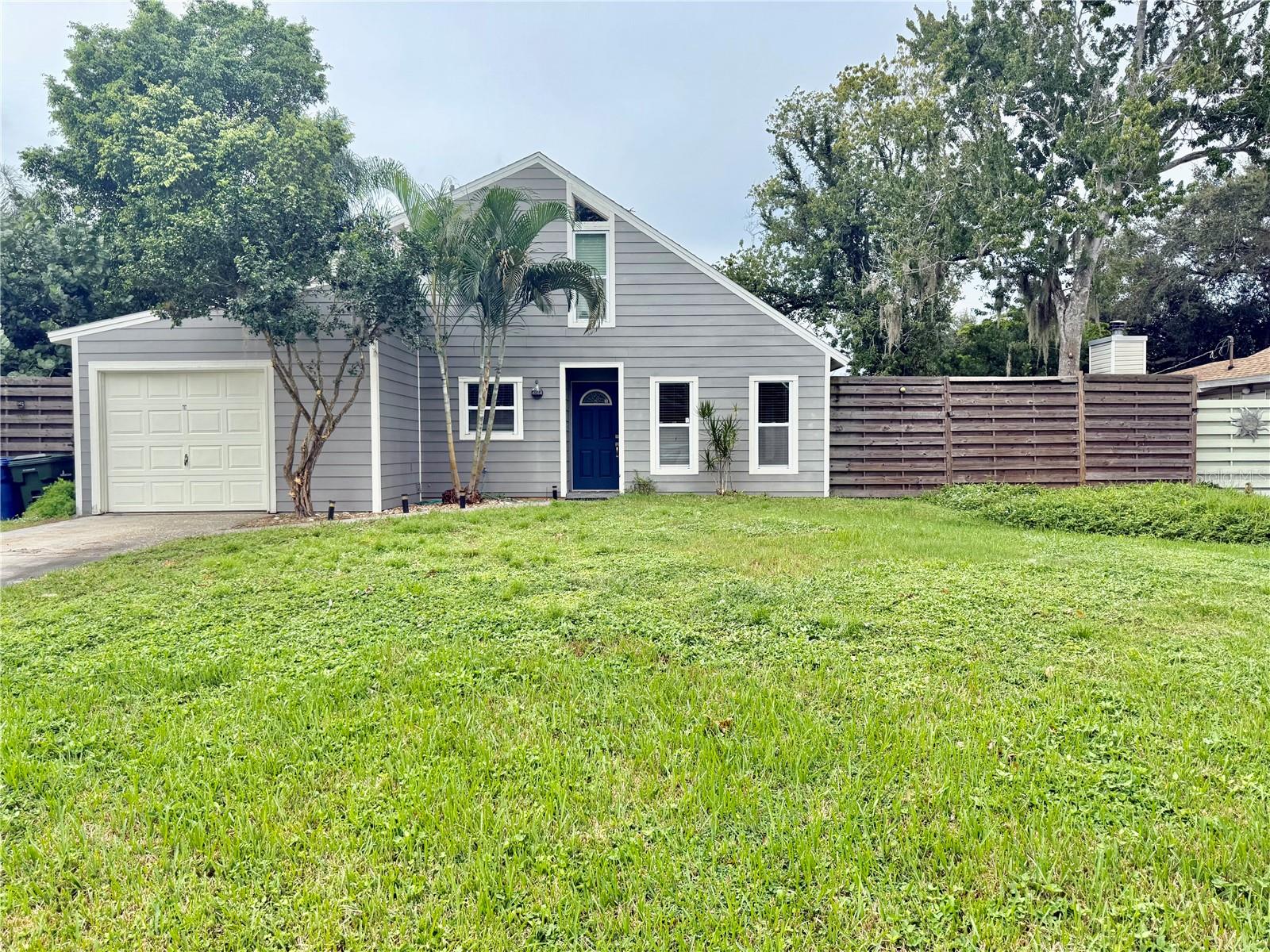 4564 IOLA DR — photo 2