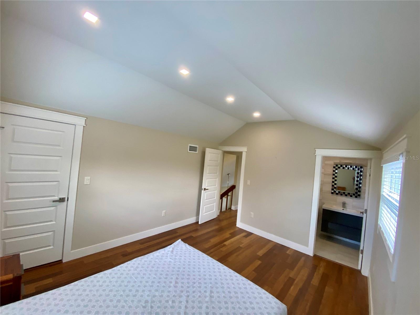 4564 IOLA DR — photo 23
