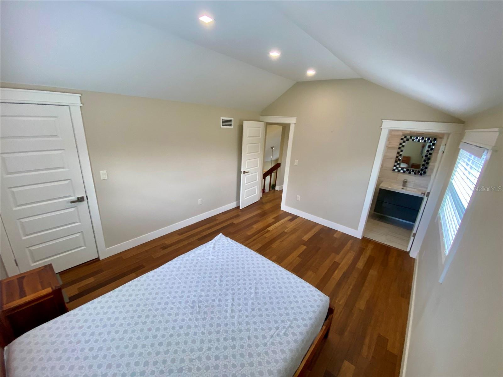 4564 IOLA DR — photo 24