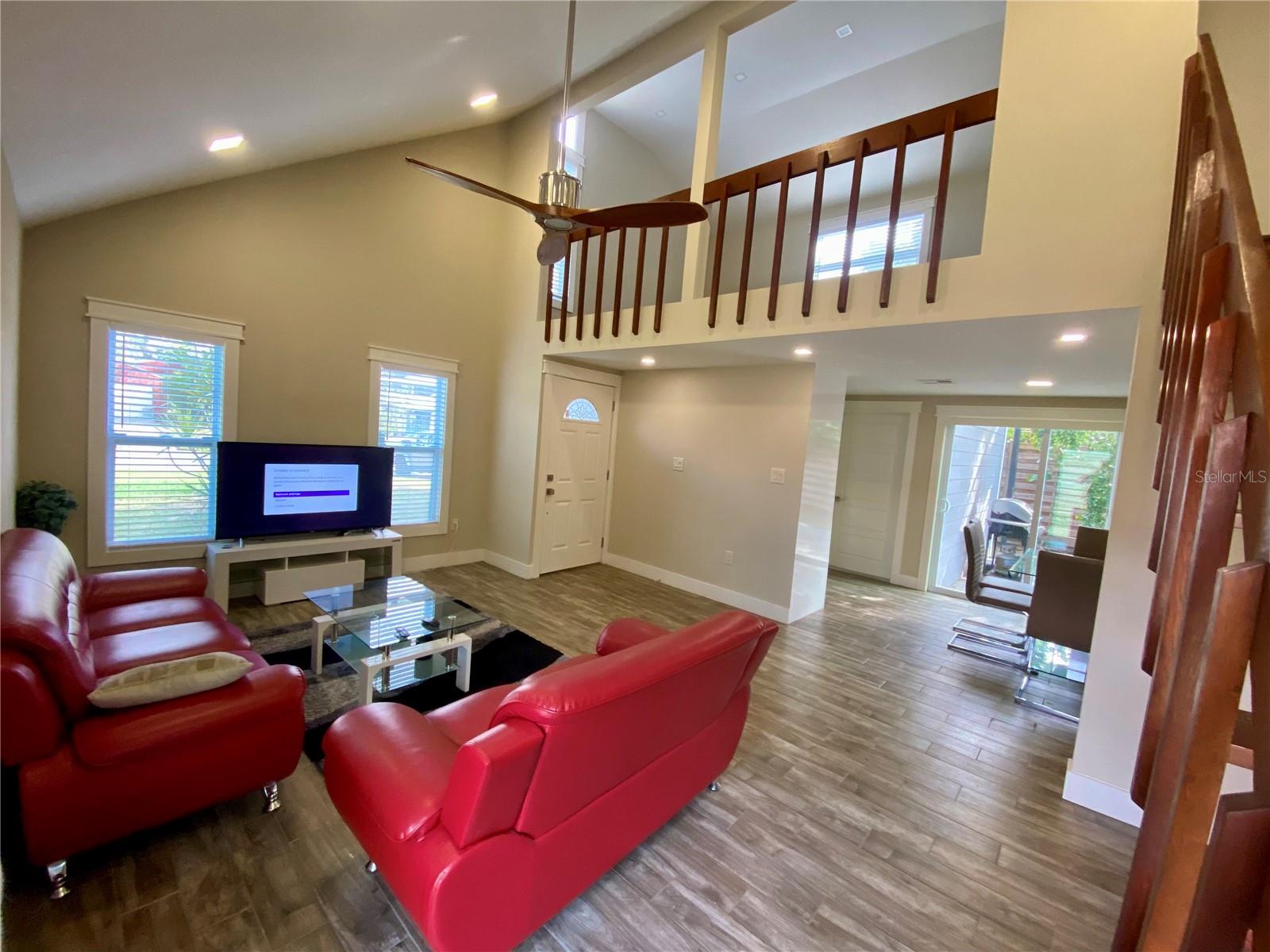 4564 IOLA DR — photo 6