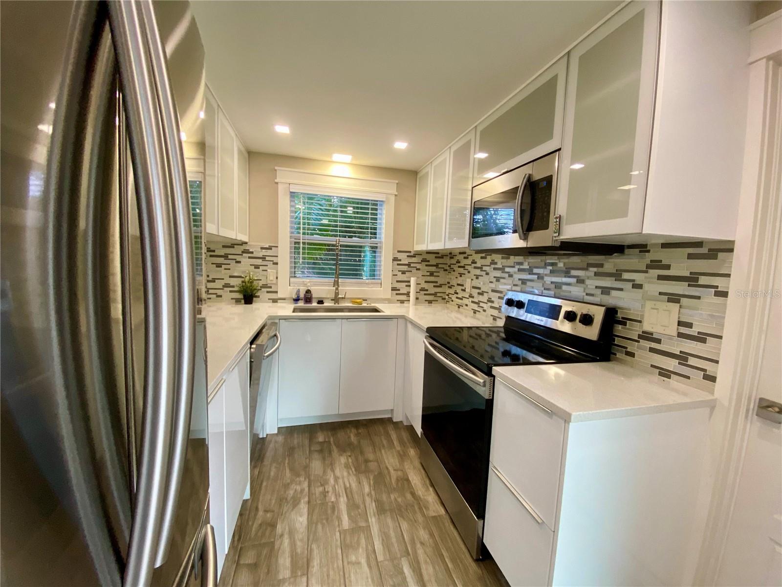 4564 IOLA DR — photo 11