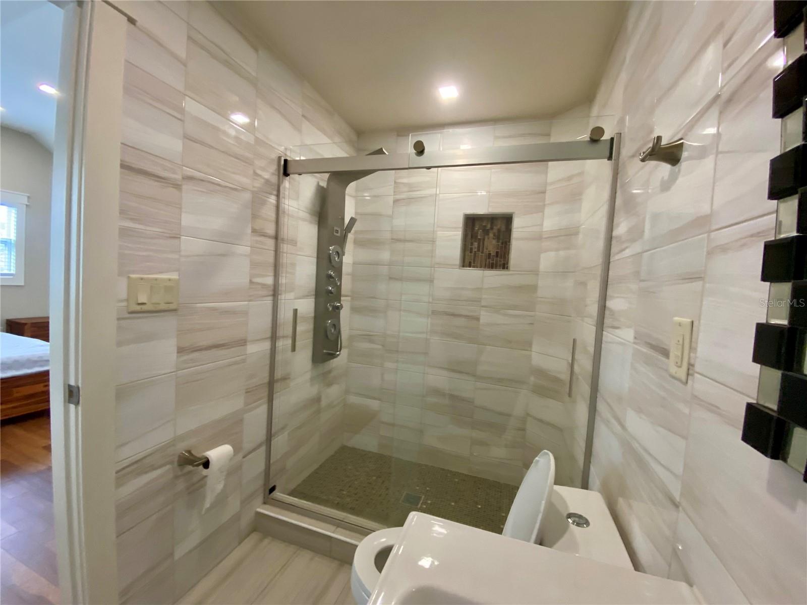 4564 IOLA DR — photo 26