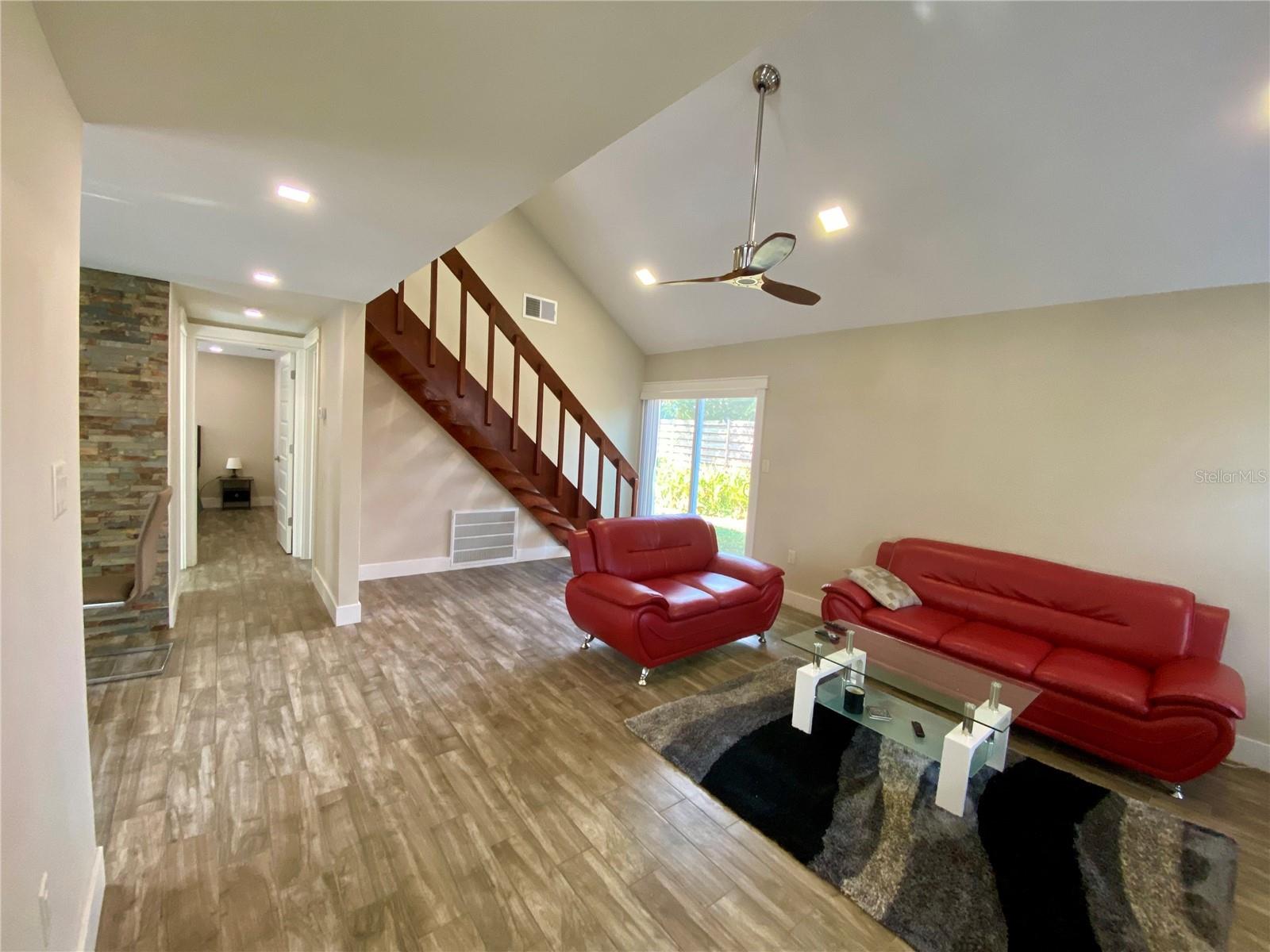 4564 IOLA DR — photo 5