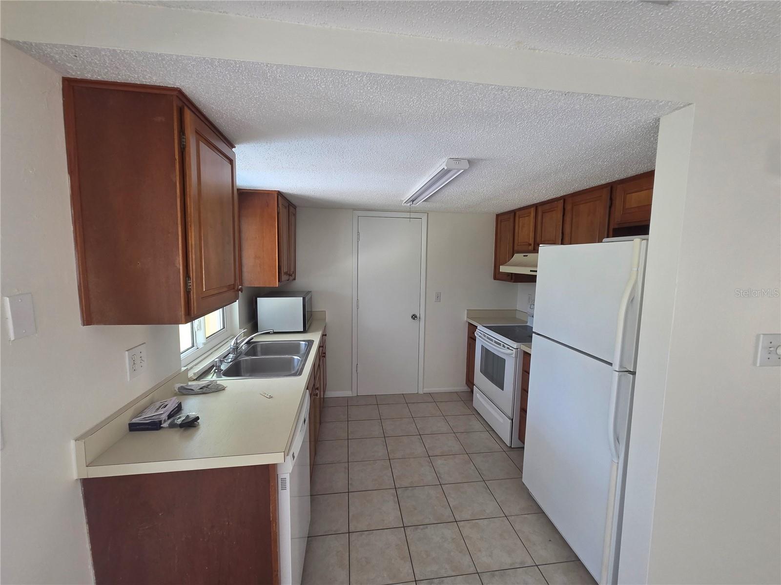 655 HARVEY ST — photo 4