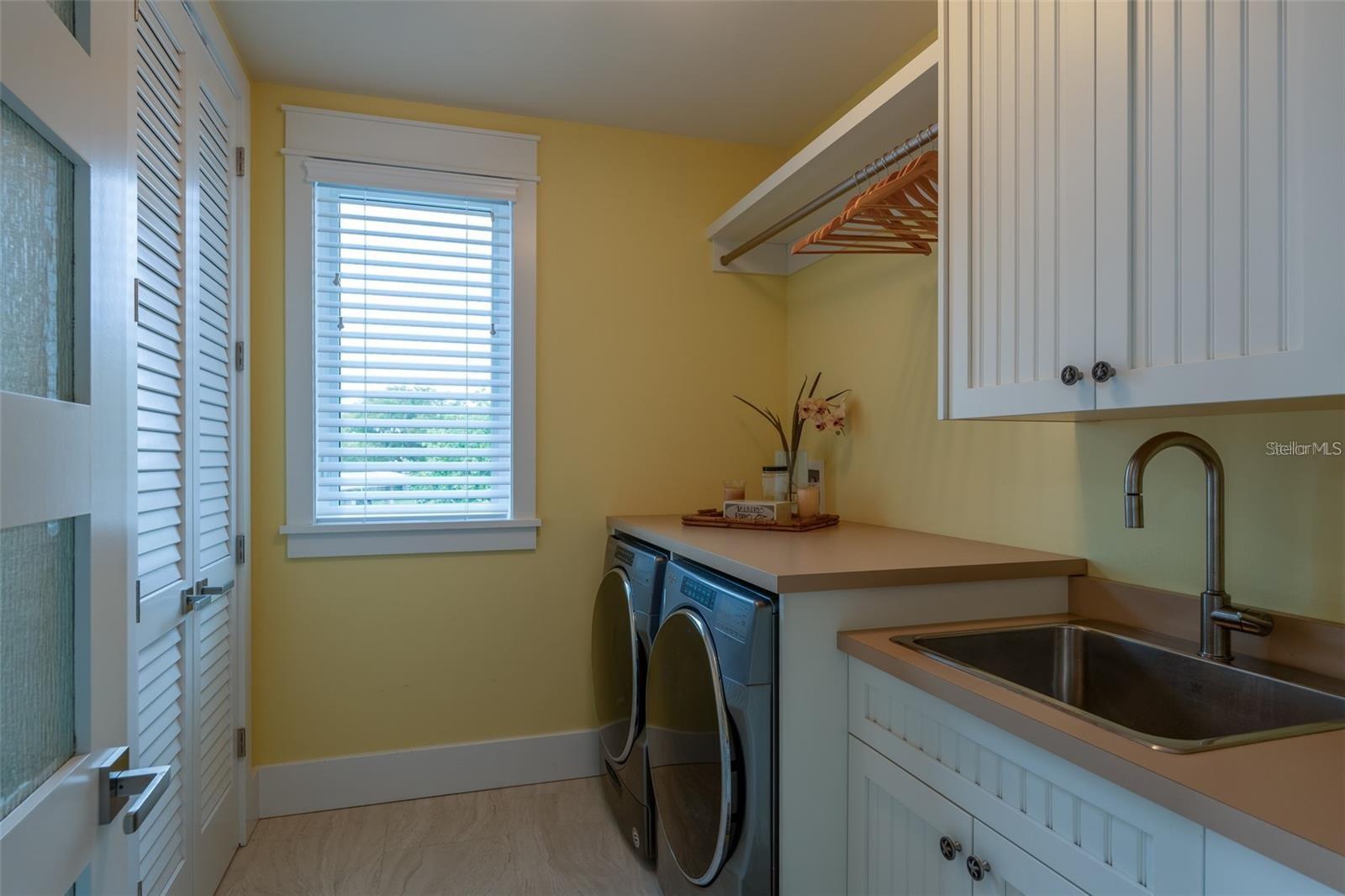 242 OAK AVE — photo 31