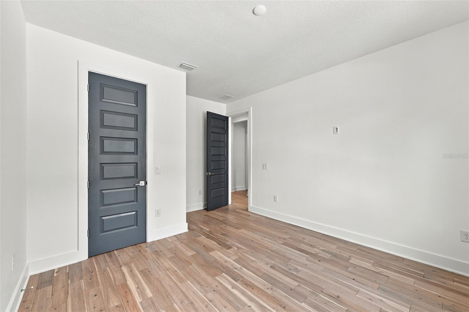 3201 W WYOMING AVE — photo 52