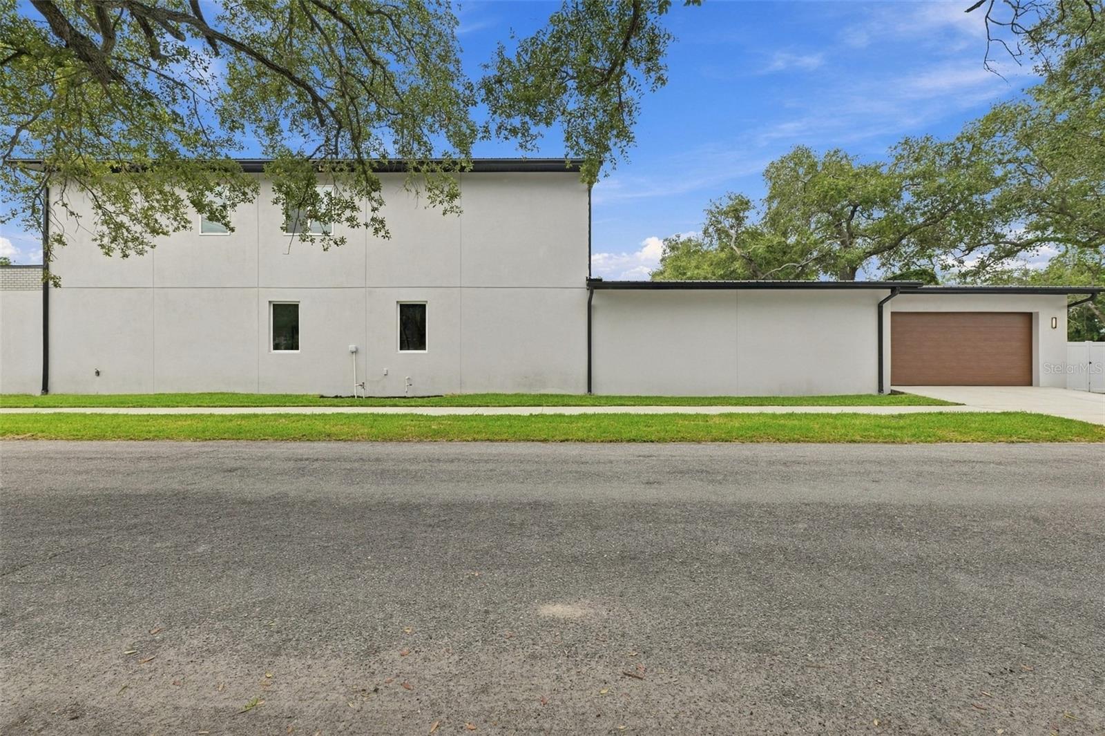 3201 W WYOMING AVE — photo 3