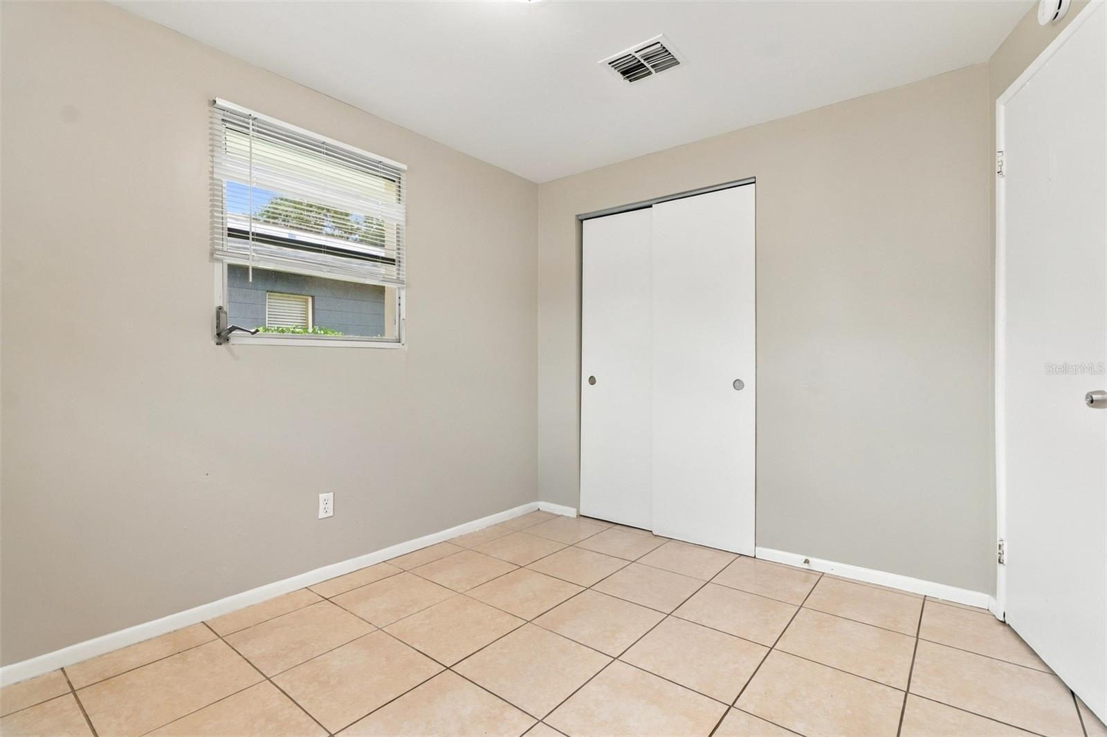 3207 E NORTH BAY ST — photo 12