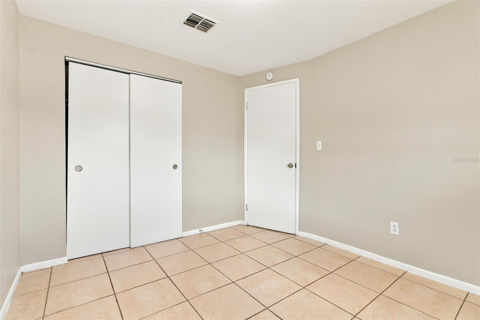 3207 E NORTH BAY ST — photo 11